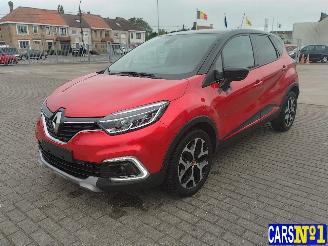 Damaged car Renault Captur  2019/4