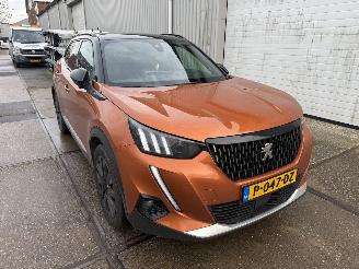 krockskadad bil auto Peugeot 2008 1.2 Puretech GT Line Automaat 2020/2