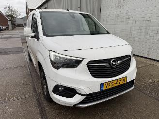 Schade bestelwagen Opel Combo 1.6D L1H1 Innovation 100PK 2020/3