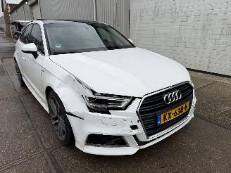 skadebil auto Audi A3 1.0 TFSI S-Line 2016/12