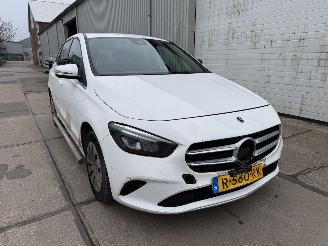 uszkodzony samochody osobowe Mercedes B-klasse 200d Automaat 2022/10