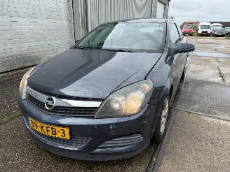 Unfallwagen Opel Astra GTC 1.8 Edition Automaat Airco 2009/10
