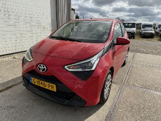 Voiture accidenté Toyota Aygo 1.0 VVT-i X-Play Multimedia Camera 2019/11