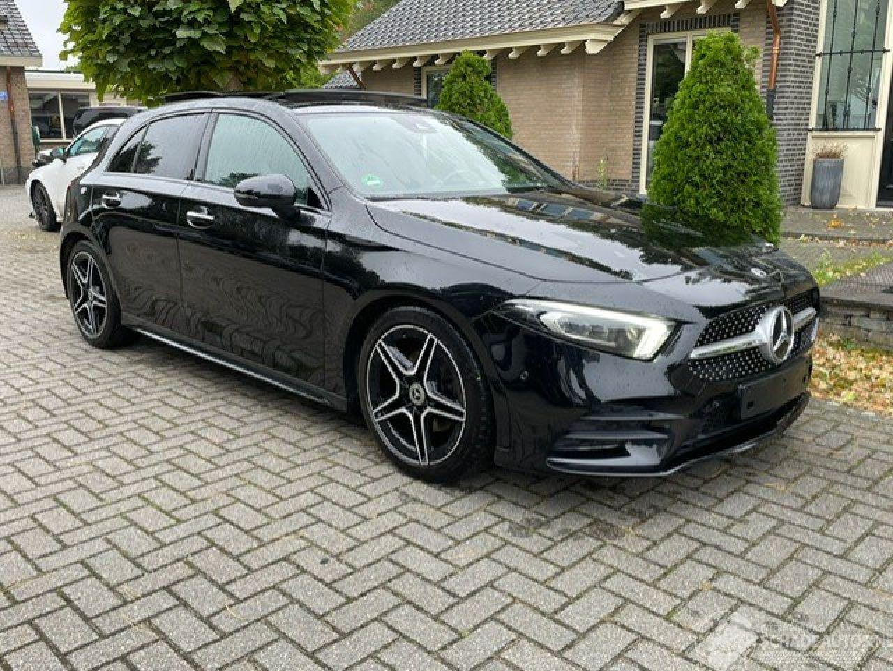 Mercedes A-klasse 180 d AMG LINE PANORAMADAK NAVI CAMERA LED