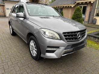 Damaged car Mercedes M-klasse ML 250 d BlueTEC 4MATIC PANO NAVI LEDER 2013/6