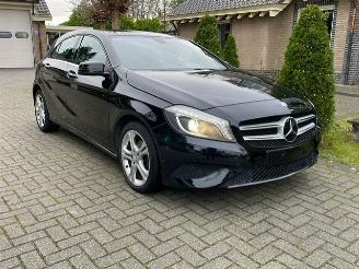 skadebil auto Mercedes A-klasse 180 d SPORT NAVI XENON PDC 2014/1
