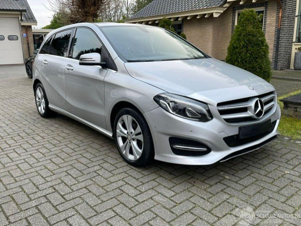 Mercedes B-klasse 180 d AUTOMAAT NAVI PDC