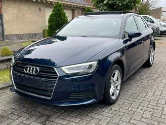 damaged passenger cars Audi A3 Sportback 35 TDI S-TRONIC PANO NAVI LEDER 2020/6