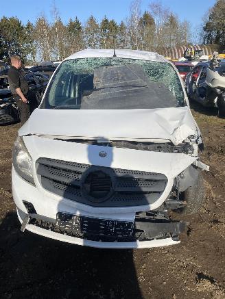 Vrakbiler auto Mercedes Citan CITAN 109 D 2013/12