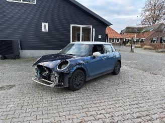 damaged passenger cars Mini Cooper AUTOMAAT 1.5 SPORT NAVI CLIMA CAMERA LEER B.J 07-2021 2021/7