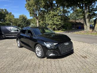 Voiture accidenté Audi A3 30 TFSI SPORT PANO NAVI CLIMA LED LEDER PARK ASS B.J 04-2024 2024/4