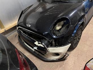 Mini Cooper FACELIFT AUTOMAAT LEER LED NAVI CAMERA B.J 2021 2021/7