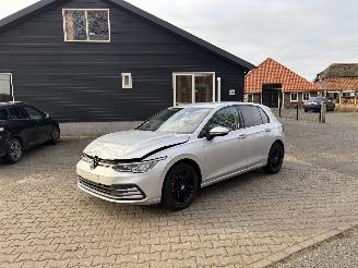 skadebil auto Volkswagen Golf 8 EDITION TSI 110 PK CLIMA CRUISE LED B.J 05-2022 2022/5