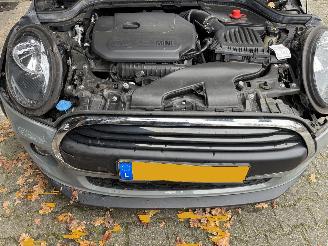 Mini One 1.5 EDITION SPORT CLIMA ABS PDC B.J 11-2018 SCHROEFSCHADE picture 13