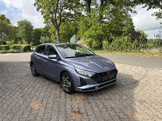 Damaged car Hyundai I-20 AUTOMAAT PREMIUM SPORT BOSE NAVI CLIMA CAMERA LED B.J 12-2024 2024/12
