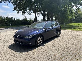 Vaurioauto  passenger cars Volkswagen Golf GTE 204 PK PLUG IN HYBRIDE AUTOMAAT STYLE NAVI CLIMA CAMERA LED B.J 2023 2023/10