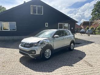 Unfallwagen Volkswagen T-Cross AUTOMAAT 110 PK NAVI CLIMA CAMERA VIRT DASH B.J 09-2023 2023/9