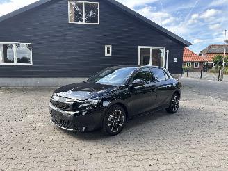 Coche accidentado Opel Corsa SPORT 100 PK NAVI CLIMA CAMERA VIRT DASH LED B.J 2024 2024/2
