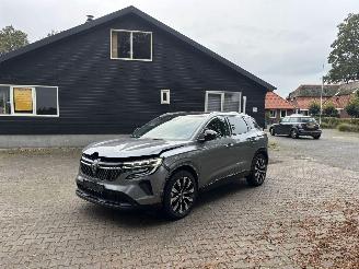 Vaurioauto  passenger cars Renault Austral AUSTRAL > E-TECH HYBRIDE TECHNO PANO AUTOMAAT LED NAVI CAMERA CLIMA B.J 11-2024 2024/11