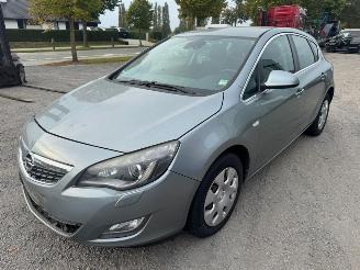 skadebil auto Opel Astra  2012/7