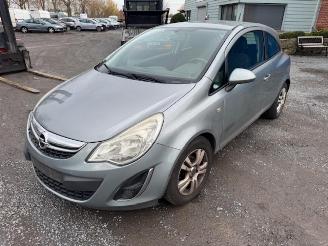 Coche accidentado Opel Corsa  2011/11