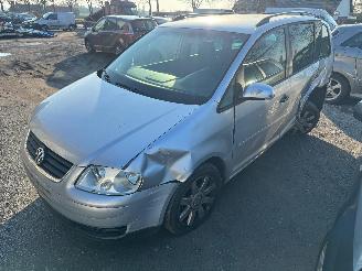 Schadeauto Volkswagen Touran  2006/6