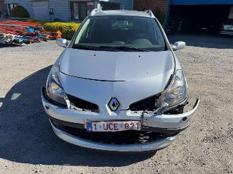 Vrakbiler auto Renault Clio III GRANDTOUR EXCEPTION 2009/2