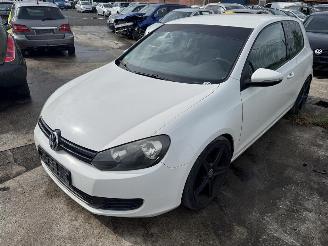 uszkodzony samochody osobowe Volkswagen Golf  2009/5