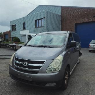 uszkodzony samochody osobowe Hyundai H-1  2011/11