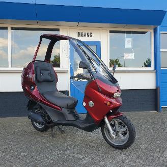škoda motocykly Benelli  ADIVA 125CC PIAGGIO 4TAKT 2006/12