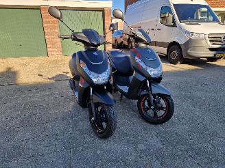 skadebil bromfiets Peugeot  KISBEE 2019 + 2023 2023/9