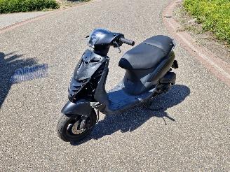 dommages scooters Piaggio  ZIP 45KM 2017/10