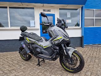 Honda  X-ADV 750 FULL OPTIONS picture 17