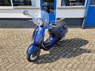 Vespa  PRIMAVERA picture 14