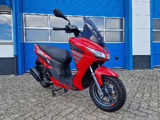 krockskadad bil auto Aprilia  SXR 50 2025/6