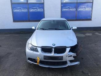 Coche siniestrado BMW 3-serie 3 serie (E90), Sedan, 2005 / 2011 318i 16V 2007/9