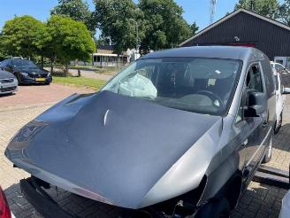 Vrakbiler auto Volkswagen Caddy Caddy IV, Van, 2015 2.0 TDI 75 2019