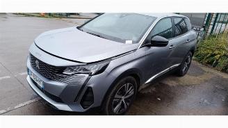 Coche siniestrado Peugeot 3008 3008 II (M4/MC/MJ/MR), MPV, 2016 1.2 12V PureTech Hybrid 48V 2022