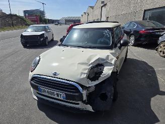 Vaurioauto  passenger cars Mini One  2015/5