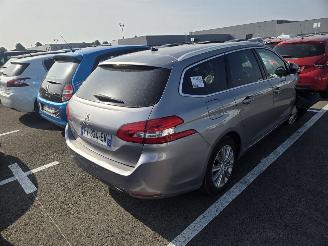Coche accidentado Peugeot 308  2020/11