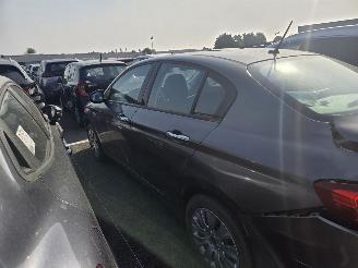 Vaurioauto  passenger cars Fiat Tipo  2016/9