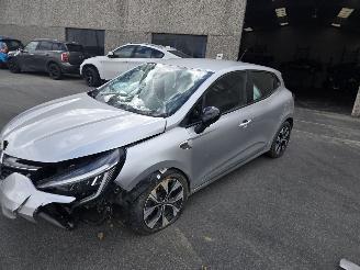 Damaged car Renault Clio  2021/6