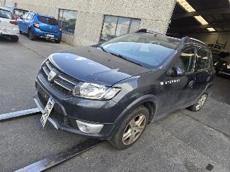 Vaurioauto  passenger cars Dacia Sandero Stepway 2016/9