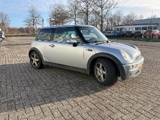 Mini One 1.6 16V One Hatchback  Benzine 1.598cc 66kW (90pk) FWD picture 2