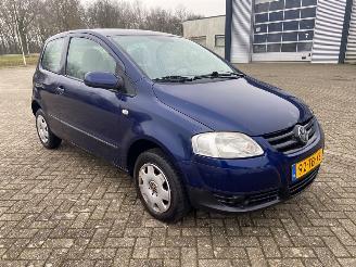 damaged passenger cars Volkswagen Fox 1.2 Hatchback  Benzine 1.198cc 40kW (54pk) FWD 2005-04/2011-07 (5Z) BMD 2006/7