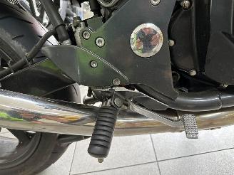 Kawasaki ZR - 7  picture 5