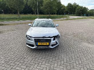 Voiture accidenté Audi A4 2.0 T FSI 16V Quattro Sedan 4Dr Benzine 1.984cc 155kW (211pk) 4x4 2012-05/2015-04 (4G2; 4GC) CAEB 2011/7