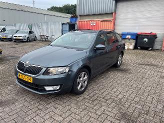 Auto incidentate Skoda Octavia 1.2 TSI 16V Combi/o 4Dr Benzine 1.197cc 77kW (105pk) FWD 2012-11/2020-07  CJZA 2014/4