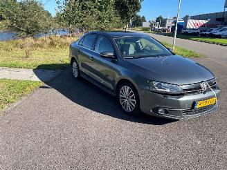 Voiture accidenté Volkswagen Jetta hybrid 2013/12