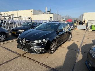 Voiture accidenté Renault Mégane IV GrandTour GT-LINE Bose Edition Automaat 2017/3